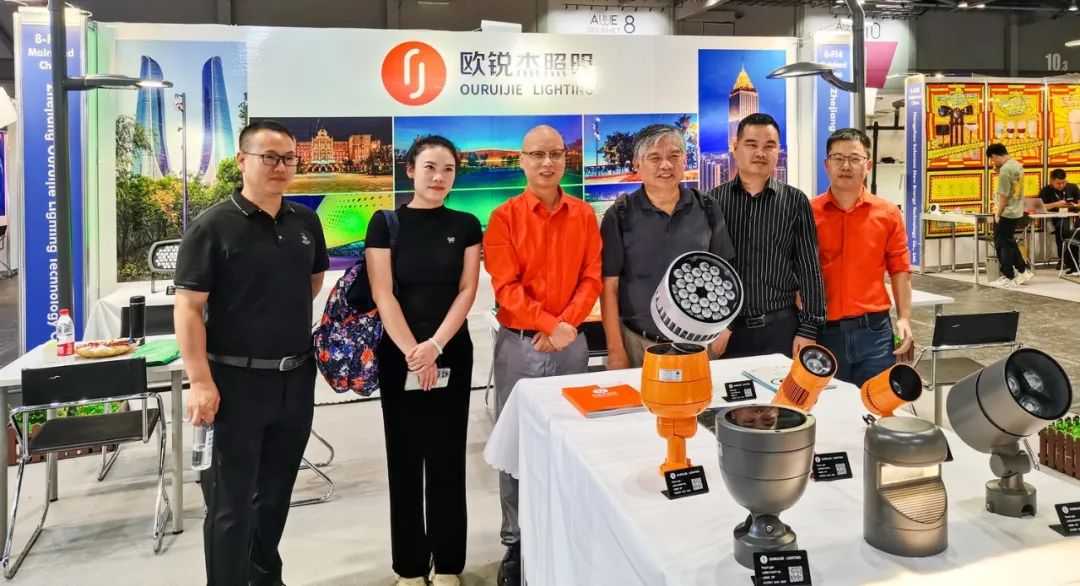 1698648173886205.jpg 1698648173886205.jpg