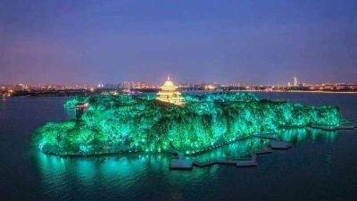 金雞湖光影水秀體系升級(jí)改造項(xiàng)目?jī)蓫u一閣一橋亮燈